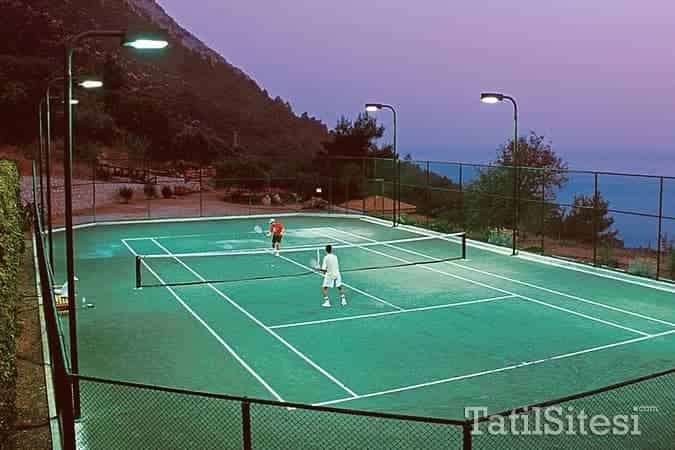 Montana Pine Resort Hotel